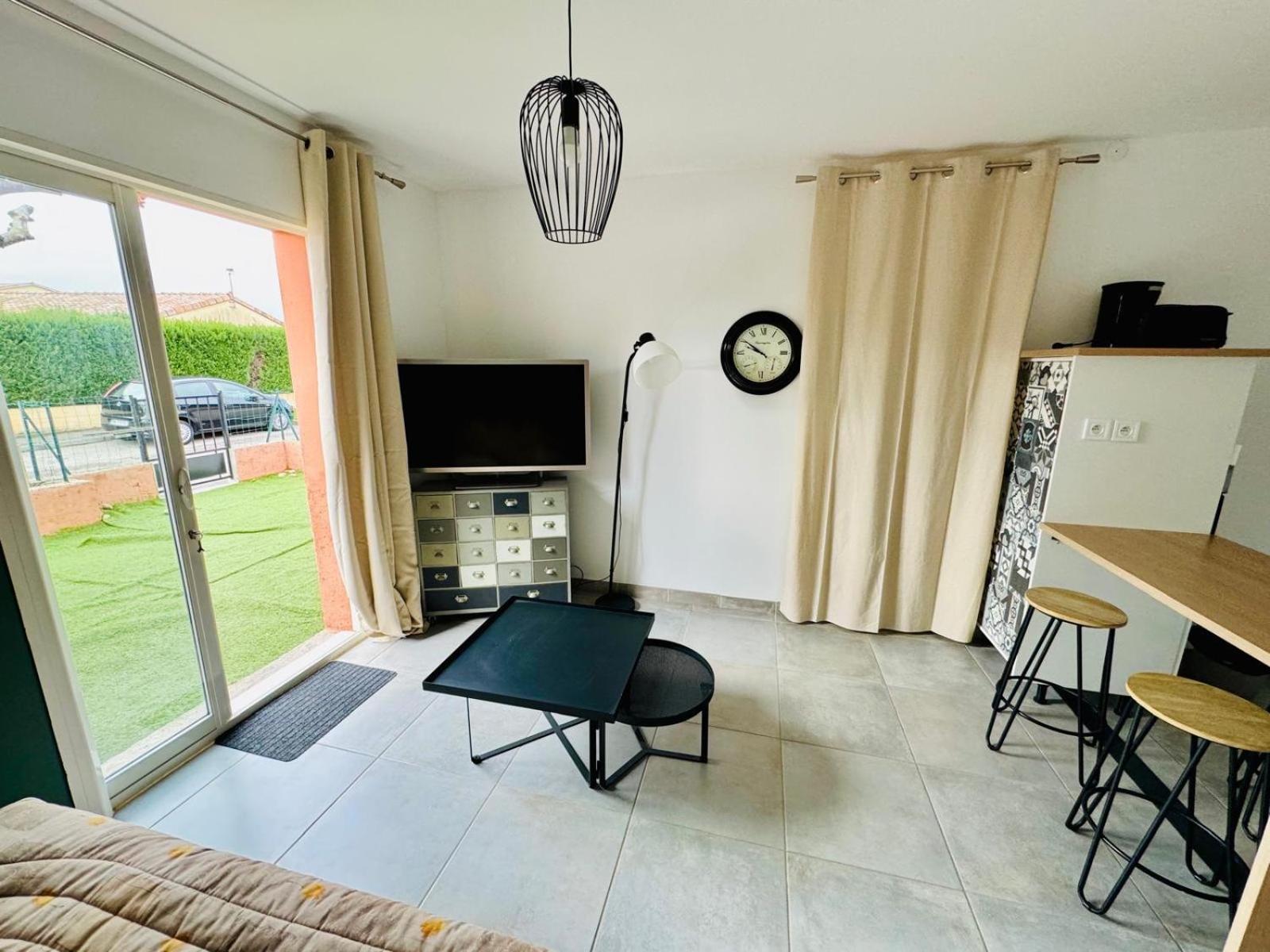Studio Avec Exterieur Ombrage Saint-Marcel-lès-Valence Exteriör bild